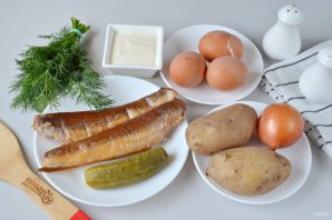 Салат с копченой рыбой