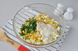 Салат с копченой рыбой