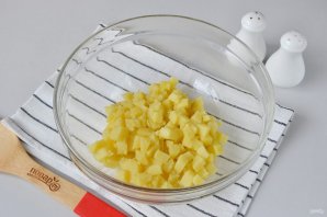 Салат с копченой рыбой