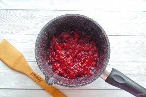 Слойки с яблоками и вишней