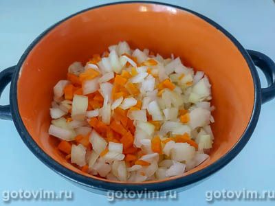 Солянка со свининой, колбасой и маслинами Солянка со свининой, колбасой и маслинами