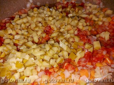 Солянка со свининой, колбасой и маслинами Солянка со свининой, колбасой и маслинами