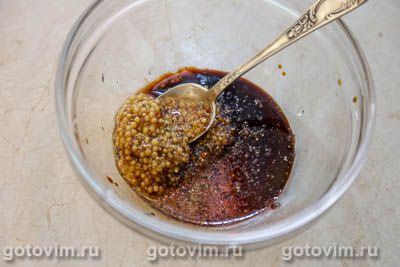 Свиная грудинка в горчично-медовой глазури, запеченная в рукаве  