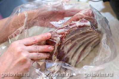 Свиная грудинка в горчично-медовой глазури, запеченная в рукаве  