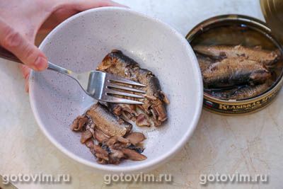 Тарталетки со шпротами и сыром Тарталетки со шпротами и сыром