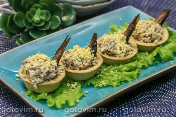 Тарталетки со шпротами и сыром Тарталетки со шпротами и сыром