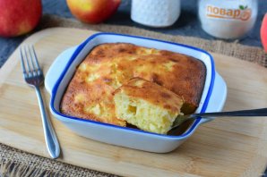 Творожная запеканка с яблоками без муки