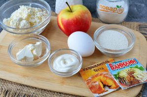 Творожная запеканка с яблоками без муки