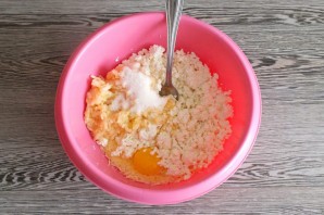 Творожные лепешки с яблоками на сковороде