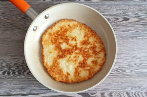 Творожные лепешки с яблоками на сковороде