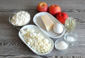 Творожные лепешки с яблоками на сковороде