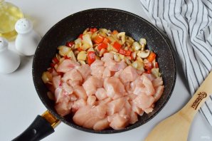 Тыква, фаршированная курицей
