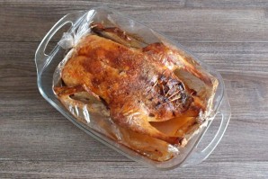 Утка фаршированная гречкой и яблоками