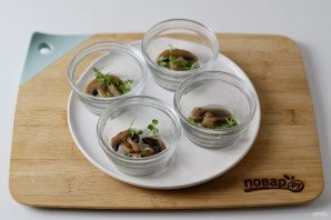 Заливное из грибов