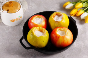 Запеченная айва с яблоками