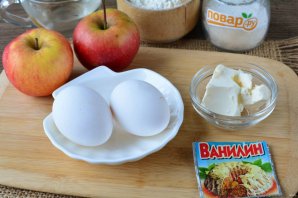 Запеченные яблоки с заварным кремом