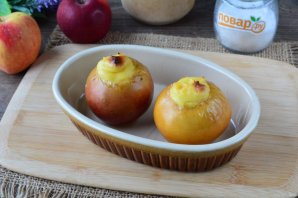 Запеченные яблоки с заварным кремом