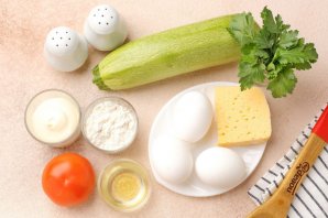 Запеканка из кабачков и помидоров на сковороде