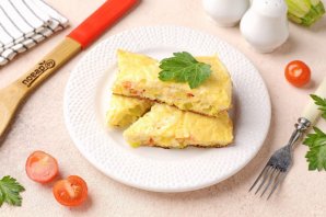 Запеканка из кабачков и помидоров на сковороде