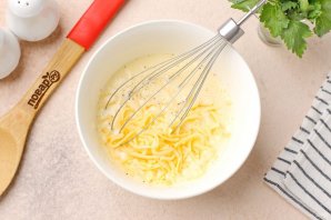 Запеканка из кабачков и помидоров на сковороде