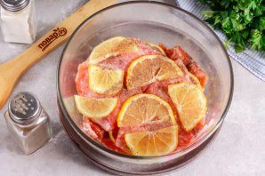 Засолка горбуши с лимоном