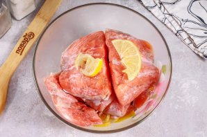 Засолка горбуши с лимоном
