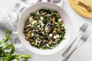 Жареные баклажаны с маринованным луком Жареные баклажаны с маринованным луком