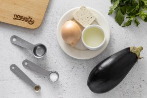 Жареные баклажаны с маринованным луком Жареные баклажаны с маринованным луком