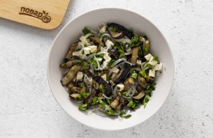 Жареные баклажаны с маринованным луком Жареные баклажаны с маринованным луком