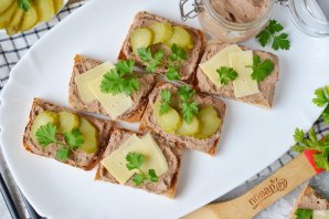 Бутерброды с паштетом