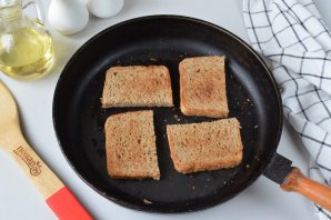 Бутерброды с паштетом из печени