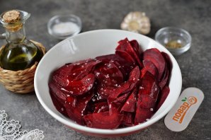 Чипсы из свеклы в духовке