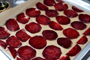 Чипсы из свеклы в духовке