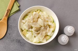 Цукини с курицей в духовке