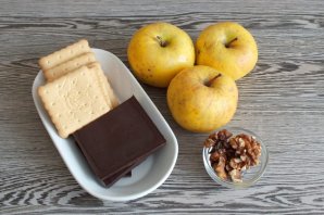 Яблоки с шоколадом в духовке