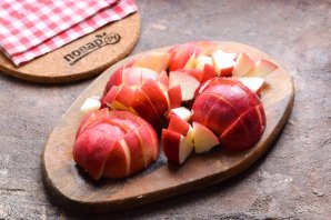 Яблоки в горшочках в духовке