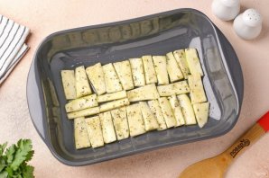 Кабачки дольками с сыром в духовке