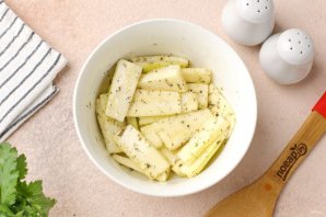 Кабачки дольками с сыром в духовке