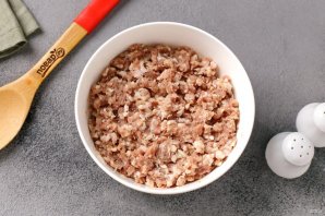 Кабачки в духовке с фаршем и сметаной