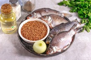 Карась с гречкой в духовке