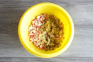 Крабовый салат в тарталетках