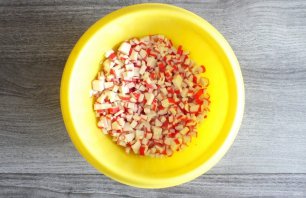 Крабовый салат в тарталетках