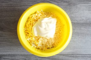 Крабовый салат в тарталетках