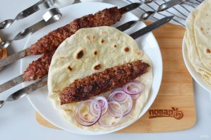 Люля-кебаб на шампурах