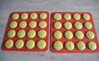 Макаронс на французской меренге