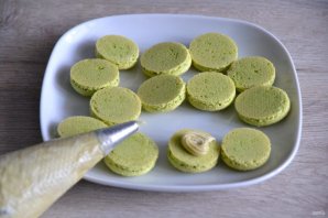 Макаронс на французской меренге