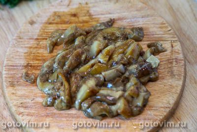 Мясо в соусе из соленых грибов со сметаной и яйцом Мясо в соусе из соленых грибов со сметаной и яйцом