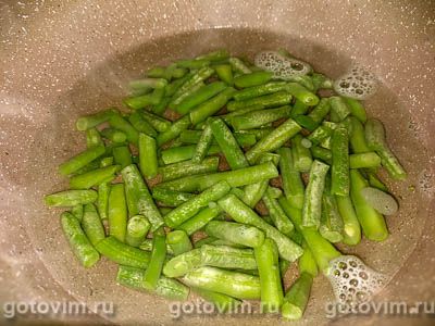 Морской коктейль в сырном соусе со стручковой фасолью Морской коктейль в сырном соусе со стручковой фасолью