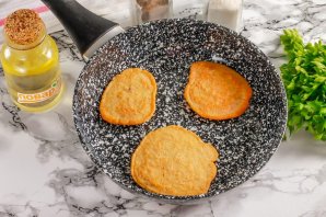 Оладьи из икры карася