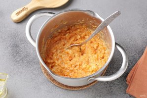 Оладьи из моркови с манкой